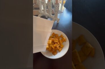 Healthy Cheez-its. #healthylifestyle #toddlerfood #healthysnacks #healthychoices  #kidsfavorite