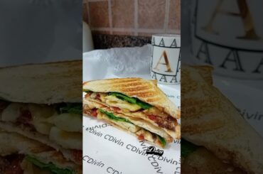 Halloumi Sandwich is Very Healthy  #arabicfoodrecipe #sandwichrecipe #halloumi