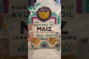 Healthy snack ideas for traveling! #healthy #snacks #travel #healthyeating