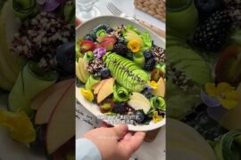 Spring Refresh: Easy Low-Calorie Veggie & Fruit Salad for a Light Diet