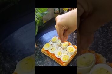 subah ke nashte mein banae healthy bread egg cheese #shortsfeed #shortsviral #youtubeshorts