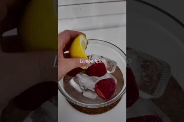 30 days of healthy desserts - day 5: healthy strawberry slushy #healthydessert #healthyrecipes