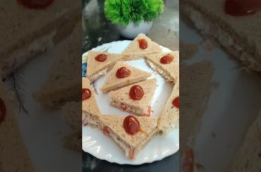 very quick hung curd sandwich#sandwitch#breakfast#healthy#trending#shorts#viral#recipe#nofirecooking