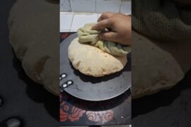 Roti fulane ka sehi tarika #ytshorts #viral #shortsfeed #roti #healthy #information #chapati #tips