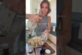 this Herby Steak & White Bean Salad has been on repeat for a few weeks!! inspired by Kayla Seah x