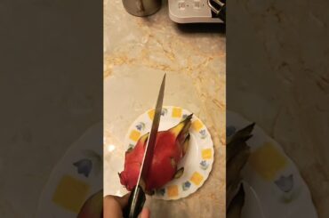 dragon fruit in my today's lunch box #art #healthy #dragonfruit #fruits #nutrition #eva #beautiful