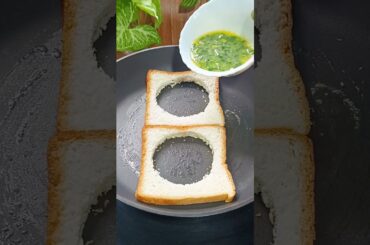 Cheesey Spring Onion Sandwich #shorts #viral #food #egg