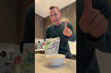 Make a yogurt bowl with me! High in protein, low in carbs, and it’s delicious! #health #yogurtbowl