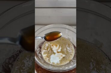 30 days of healthy desserts - day 10: healthy vanilla cupcakes #healthydessert #healthyrecipes