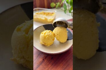 No sugar, no cream - Mango cheesecake ice cream #healthyrecipes #healthydessert #healthyicecream