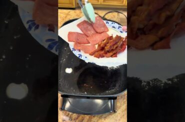 How do you think it looks? #shorts #fyp #cooking #lunch #friedrice #jail #dinner #egg #rice