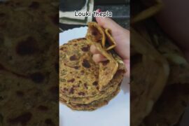 Gujarati Style Lauki Thepla | Healthy Breakfast Recipe #recipe #shorts #theplarecipe #viralrecipe
