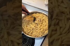 Healthy Low Calorie Beef Mac! I make a delicious and super easy low calorie || Yum & Done Recipes