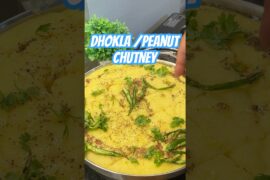 Healthy breakfast! Dhokla with peanut chutney!