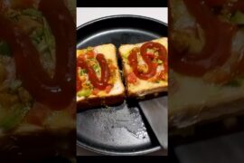 Bread Pizza Recipe, Low-cost pizza #ytshort #reels #viralrecipe