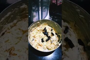 coleslaw with raisins