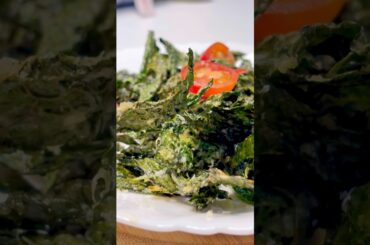 1 Bunch Kale = The Best Healthy Snack! #shorts #SizzleCraftStudio #kalechips #foodshorts