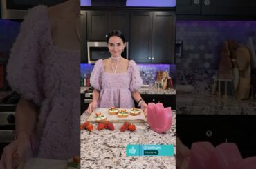 YES Spring inspiration cheese strawberry tulip sandwich #healthy #recipe #cheese #sandwich #shorts