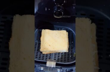 High Protein Sandwich in Air Fryer | Healthy Crispy Sandwich Recipe | Quick Breakfast Idea #Shorts