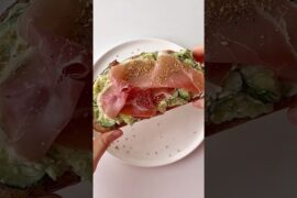 Healthy & Quick breakfast cucumber sandwich #quickbreakfast #cucumbersandwich