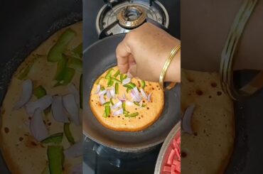 Healthy Breakfast Recipes| Rava Uttapam #recipe #breakfastideas #uttapam #ytshorts #youtubeshorts