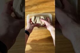 Sourdough maple oatmeal sandwich bread is soft, nutty,... #Shorts #manifoldbakery