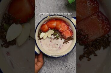 Low Calorie High Protein Yogurt Bowl | Healthy Pre-Workout Breakfast