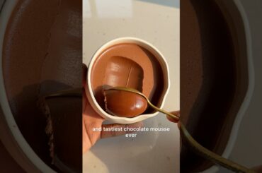 The easiest, healthiest and tastiest chocolate mousse ever! 2 ingredients, no egg, no cream #shorts