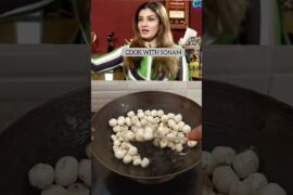 Raveena Tandon's Low Calories High Protein Makhana Recipe | Roasted Foxnut Recipe #shorts
