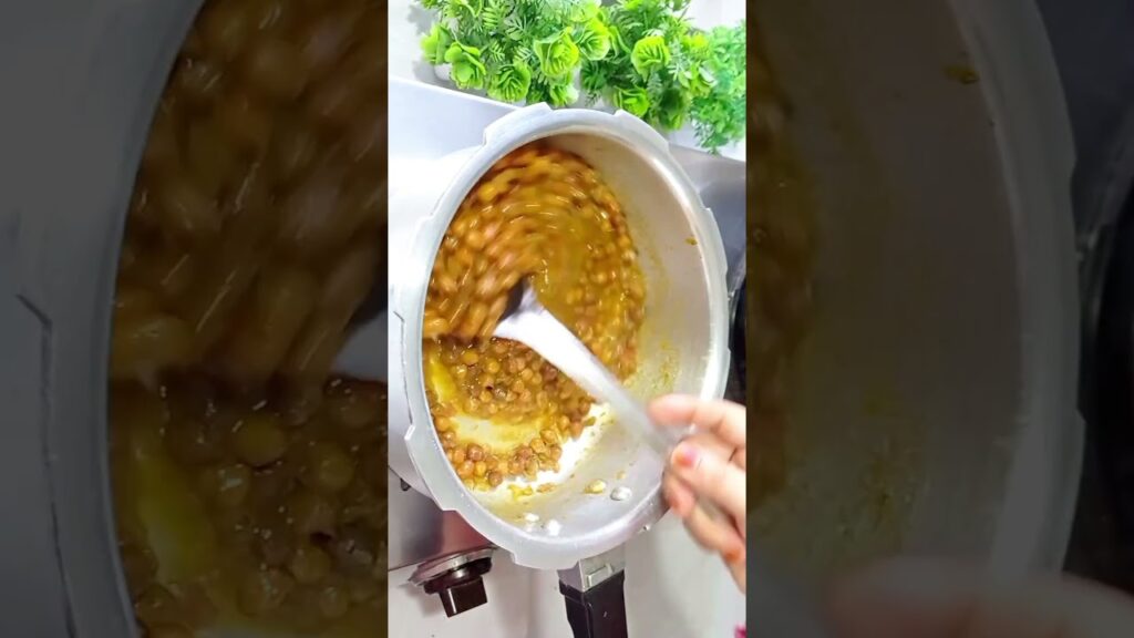 Healthy breakfast recipes #viral #breakfast #chana #ghugnichaat #healthy #shorts #trending