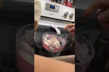 Late night recipe #guiltfreeindulgence #lowcarbdiet #granola #yogurtparfait #recipe #ugc