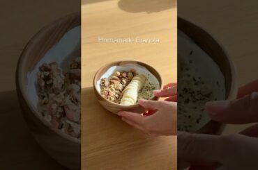 Easy Homemade Granola Recipe | Healthy Breakfast Idea (Crunchy & Nutty)