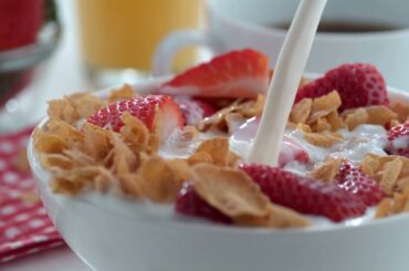 5 Healthy Breakfast Ideas | Pancakes, Flakes, Bread, Eggs & Peanut Butter. #breakfast #healthy