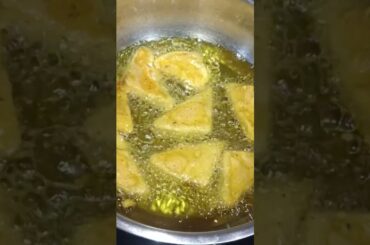 Simple bread pakoda#tea snacks#bread recipe# snacks for kids#viral #trending#crispy pakoda#healthy