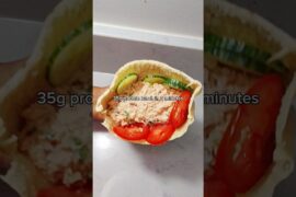 35g Protein Tuna Pita in 5 Minutes (No Mayo)