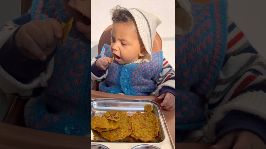 Mom life | healthy recipes for babies | Besan chilla for my 9 month old baby #youtubeshorts #shorts