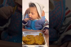 Mom life | healthy recipes for babies | Besan chilla for my 9 month old baby #youtubeshorts #shorts