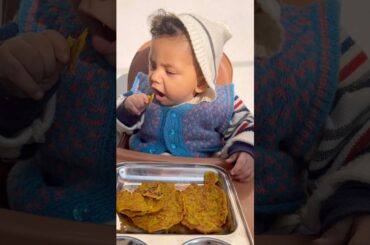 Mom life | healthy recipes for babies | Besan chilla for my 9 month old baby #youtubeshorts #shorts