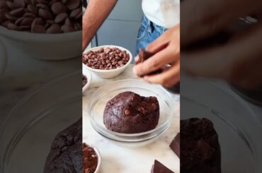 *BEST EVER* EGGLESS TRIPLE CHOCOLATE COOKIES #shorts