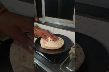 #roti #breakfast #rotisabzi #indianbread #foodie #indianfood #flatbread #cooking #healthy #shorts