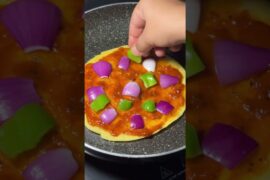 Healthy Moong Dal Pizza | No Maida, High Protein Pizza Recipe | Easy & Tasty Homemade Pizza #shorts