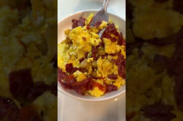 High Protein Breakfast (3 Ingredients Only!) | Eggs, Potatoes & Turkey Bacon in Seconds #breakfast