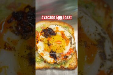 HIGH PROTEIN Avocado Egg Toast | Cafe Style Avocado Egg Toast | Egg Toast For Weight Loss #shorts