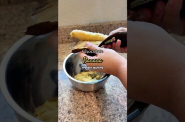 Chocolate + banana protein muffins | Easy healthy breakfast recipe