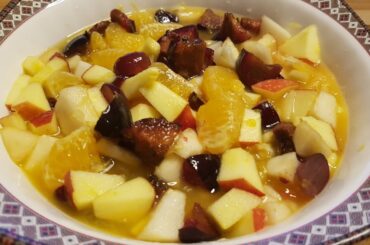 Fruit salad recipe by Smriti's kitchen #shorts #173