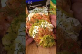 Toast Serie #1  -  Salmon, Guacamole And Cream Cheese