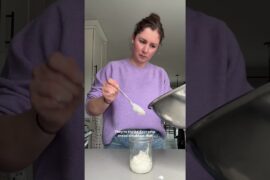 Strawberry cheesecake oats | healthy breakfast recipe