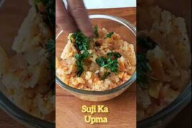 Suji Ka Upma | Healthy Breakfast #shorts #shortsfeed #recipe #shortvideo #kuuchrecipes #cooking