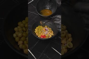 Easy Mediterranean Chickpea Salad Recipe | Fresh & Healthy Salad #veganrecipes