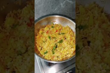 Vegetables poha breakfast recipe #shortsvideo #ytviralshorts #indiancuisine #healthybreakfast